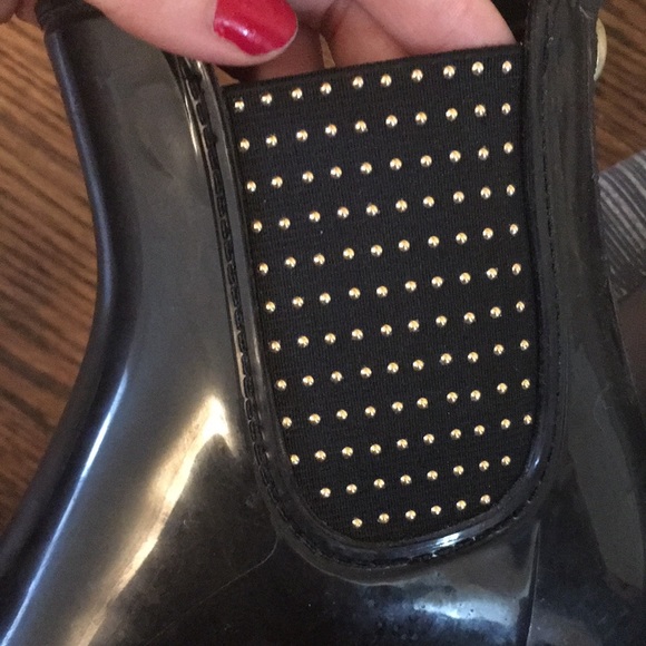 17. Black Guess Chelsea Style Rainboots🖤 - Picture 8 of 8